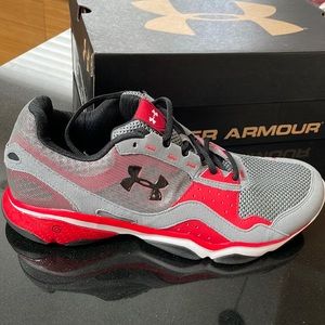 Under Armour Micro G defend Grey Red running shoes-new in box
